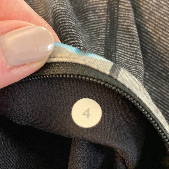 Lululemon Athletica Pace Rival Crop Wee Stripe So Fly Butterfly Legging Size 4 - Picture 4 of 6